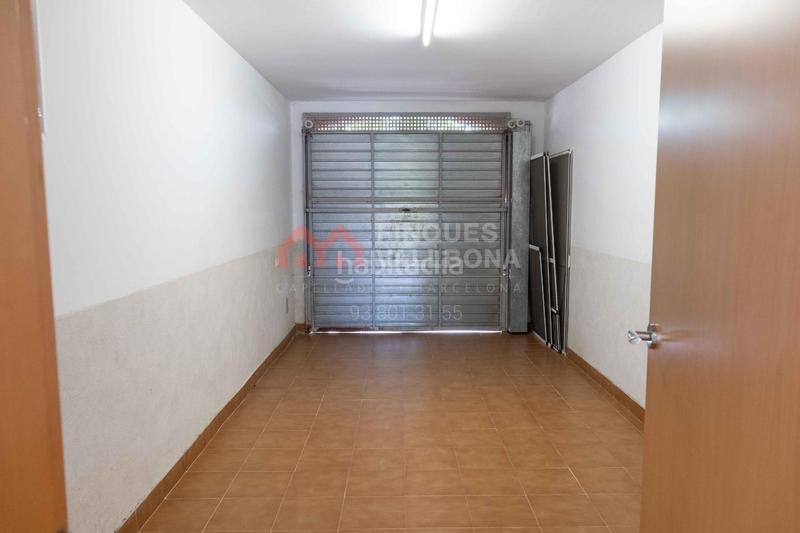 Foto 0a412c06-9753-4955-b279-56d85494752c. Casa adossada amb calefacció aparcament a Castellet i la Gornal