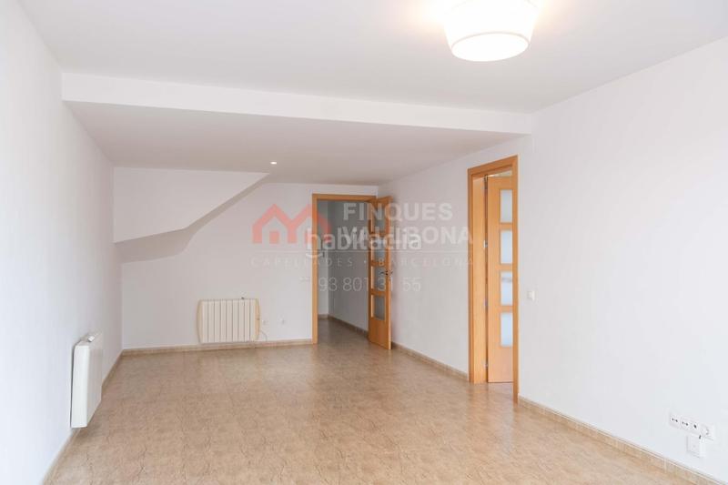 Foto 1a1194c7-a63c-4caf-8e37-2303e8b6c4fd. Casa adossada amb calefacció aparcament a Castellet i la Gornal