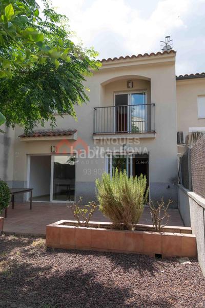Foto adff1a54-7c48-4969-b84b-d17733ee945c. Casa adossada amb calefacció aparcament a Castellet i la Gornal