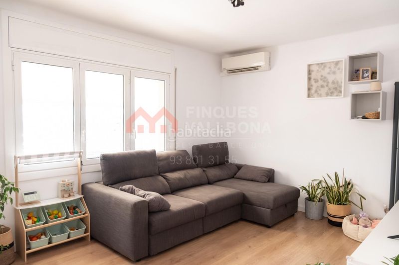 Foto 0ecfffa6-c57a-4b82-8fff-7da2a7a46c28. Àtic amb calefacció aparcament a Capellades