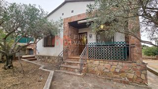 Casa in Torre de Claramunt (La). Casa a cuatro vientos con piscina y parcela en pinedes de larmen