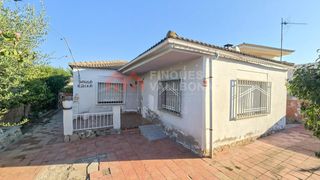 Chalet in Torre de Claramunt (La). Casa con terreno para reformar en la torre de claramunt