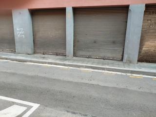 Local commercial à Montcada Centre - La Ribera. Oportunidad se vende local en el centro de montcada . 800 metros