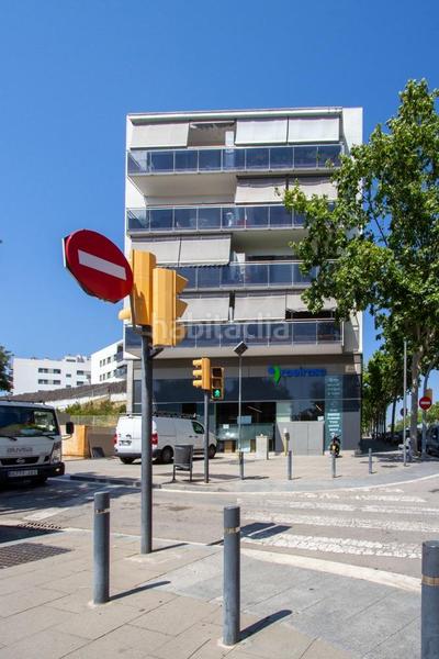 Foto 0a7daeec-cea4-468b-aad2-9f71a5c1d8b0. Piso vivienda seminueva en can gambus con piscina y jardin en Sabadell