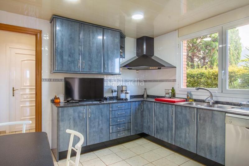 Foto 9ae367d8-8cfb-42fc-9c70-accf29b3dfe8. Chalet mit parking pool in Tiana