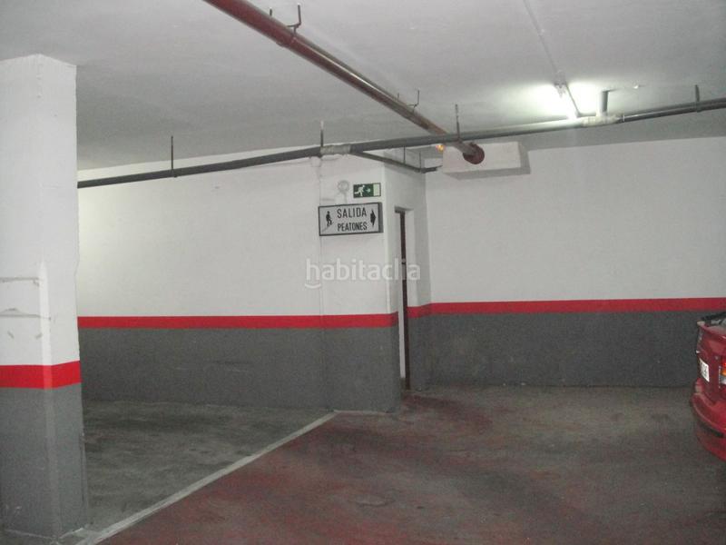 Foto b001cf51-52b2-4bdc-b463-44d3a97c1f8a. Aparcament cotxe a Congrés - Indians Barcelona