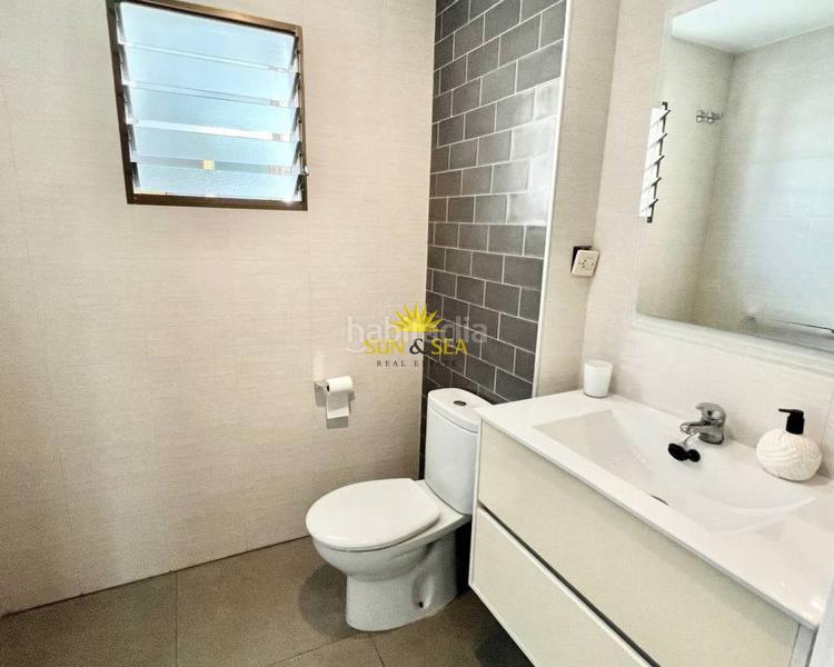 Foto 2b086a6e-dcfe-4b91-aa37-560fcf15d83c. Alquiler piso iexcldisponible desde el 1 septiembre para todo el antildeo!te presentamos este magniacutefico apartamento en alquiler, ubicado en en Torrevieja