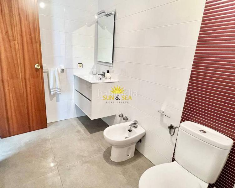 Foto 423df6f7-a238-4244-9bdb-6e89ab9d855a. Alquiler piso iexcldisponible desde el 1 septiembre para todo el antildeo!te presentamos este magniacutefico apartamento en alquiler, ubicado en en Torrevieja