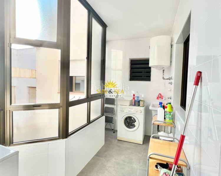 Foto c7e58453-60df-4388-9959-1fdfdf337840. Alquiler piso iexcldisponible desde el 1 septiembre para todo el antildeo!te presentamos este magniacutefico apartamento en alquiler, ubicado en en Torrevieja