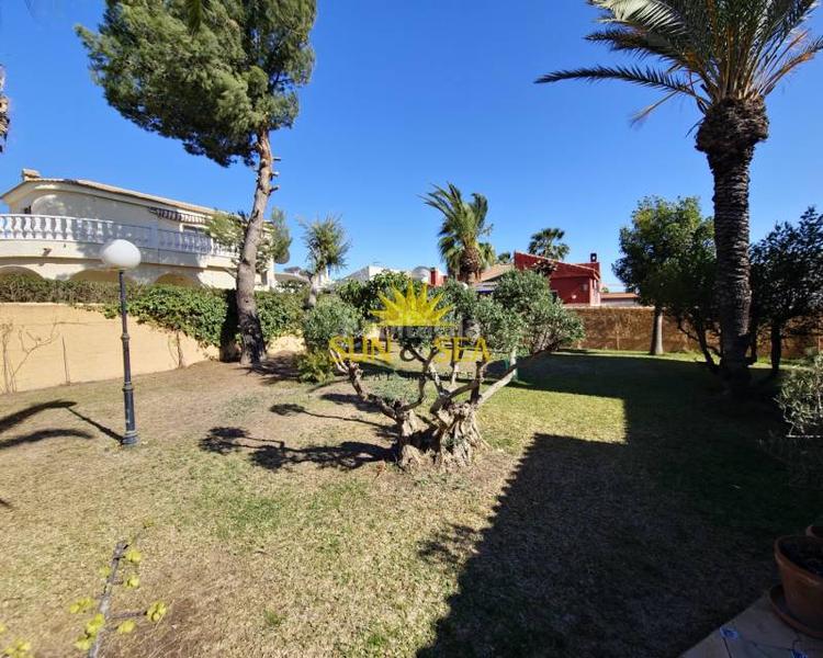 Foto 00661f0e-521e-4a0a-95a2-fff3116d5939. Xalet amb calefacció aparcament piscina a Zona Carrefour - Urbanizaciones Torrevieja