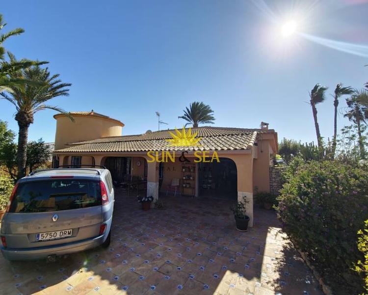 Foto 12d3b7da-7aa2-4ba0-9492-5999d478b26f. Xalet amb calefacció aparcament piscina a Zona Carrefour - Urbanizaciones Torrevieja