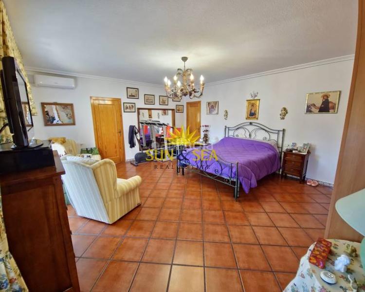 Foto 3267b044-349b-4206-a2fe-0601fc3fd121. Xalet amb calefacció aparcament piscina a Zona Carrefour - Urbanizaciones Torrevieja