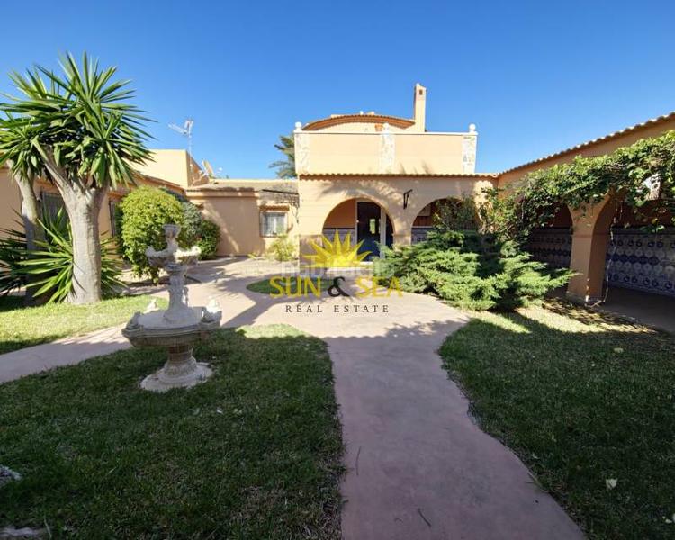 Foto 3f0a74bf-7150-43c6-87c2-5c9e915a3015. Xalet amb calefacció aparcament piscina a Zona Carrefour - Urbanizaciones Torrevieja