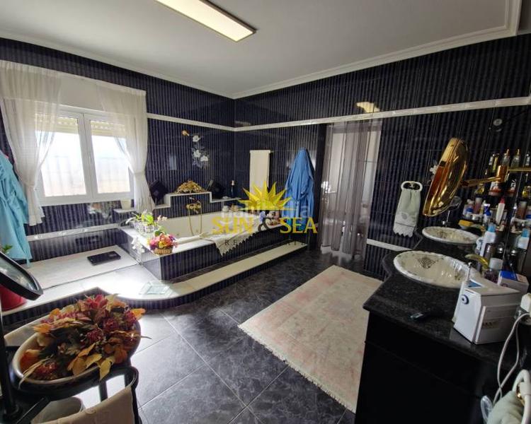 Foto 406e7753-4117-43f9-aa80-3182615a91ed. Xalet amb calefacció aparcament piscina a Zona Carrefour - Urbanizaciones Torrevieja