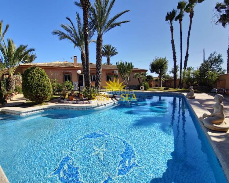 Foto 75dbed20-fe7c-4b47-a2ed-cb85a1356315. Xalet amb calefacció aparcament piscina a Zona Carrefour - Urbanizaciones Torrevieja