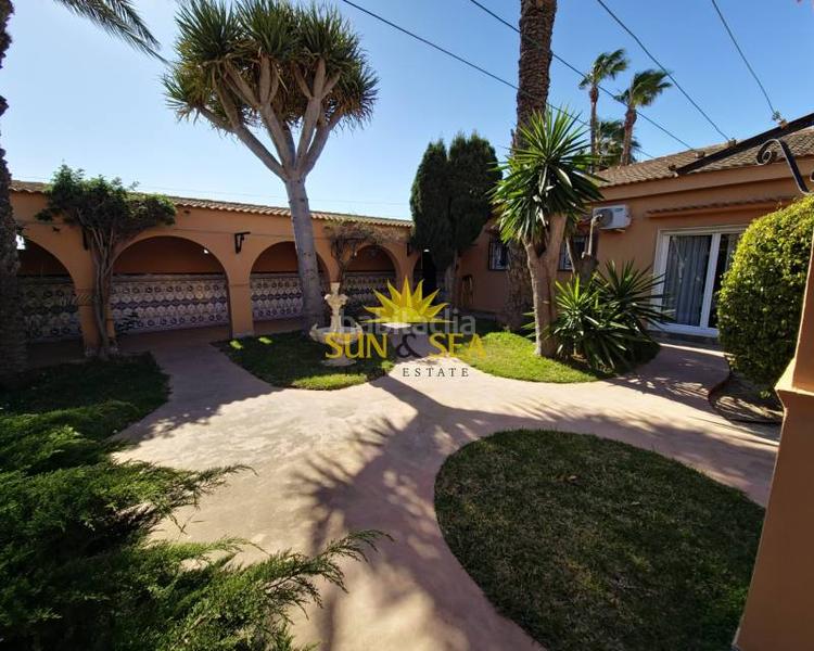 Foto bf70170a-1e24-48e5-a7b3-9b58fe1bf661. Xalet amb calefacció aparcament piscina a Zona Carrefour - Urbanizaciones Torrevieja