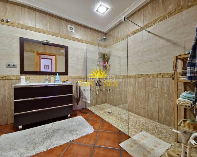 Foto e2b43b8f-44be-4049-a9cd-060c6791e3d9. Xalet amb calefacció aparcament piscina a Zona Carrefour - Urbanizaciones Torrevieja