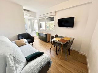 Miete Appartement in Torre de la Horadada. Iexclalquiler desde septiembre para todo el antildeo!te presenta