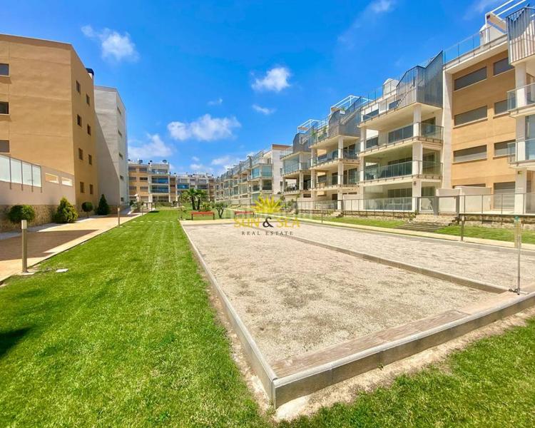 Foto 16ff41c8-7271-4bbc-9811-bc1064689855. Alquiler chalet alquiler desde junio para todo el antildeodisponibleampnbspesta espectacular planta baja ubicada en un residencial de lujo es idea en Orihuela