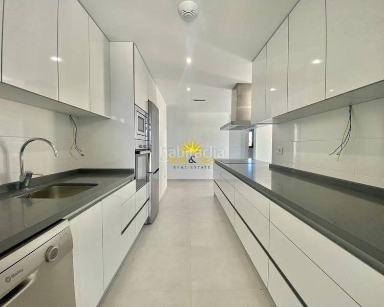 Foto 97b4b573-8324-4b8b-b797-67583e432d3b. Alquiler chalet alquiler desde junio para todo el antildeodisponibleampnbspesta espectacular planta baja ubicada en un residencial de lujo es idea en Orihuela