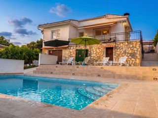 Lloguer Casa a Los Balcones-Los Altos. Alquiler para larga estancia, disponible desde ya!te presentamos