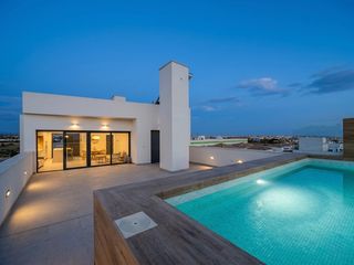 Rent Penthouse in La Regia. Iexclalquiler disponible desde ya para todo el antildeo!descubre