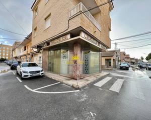 Location Local commercial à Los Cuarteros. Iexclalquiler desde ya de local comercial en san pedro del pinat