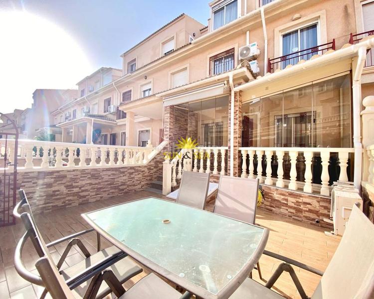 Foto 79d7c85d-2ef5-41b1-adb8-f12ca347dde3. Affitto chalet con riscaldamento parcheggio piscina in Orihuela