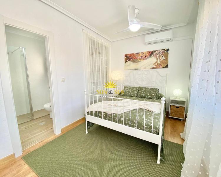 Foto 25ad6192-430d-49bf-ba66-ad83fe15b7e9. Miete chalet mit heizung parking pool in Playa Flamenca Orihuela