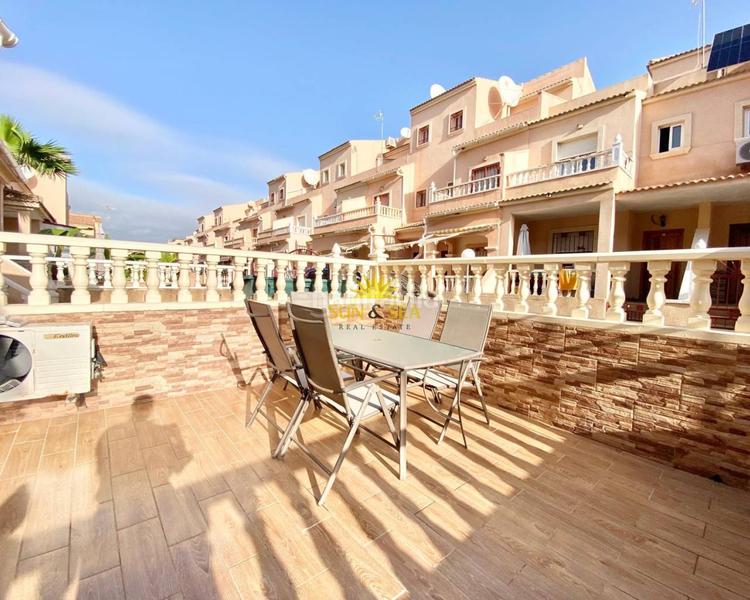 Foto 9b705a5a-09f3-4714-9c27-1a7d4f90359c. Miete chalet mit heizung parking pool in Playa Flamenca Orihuela