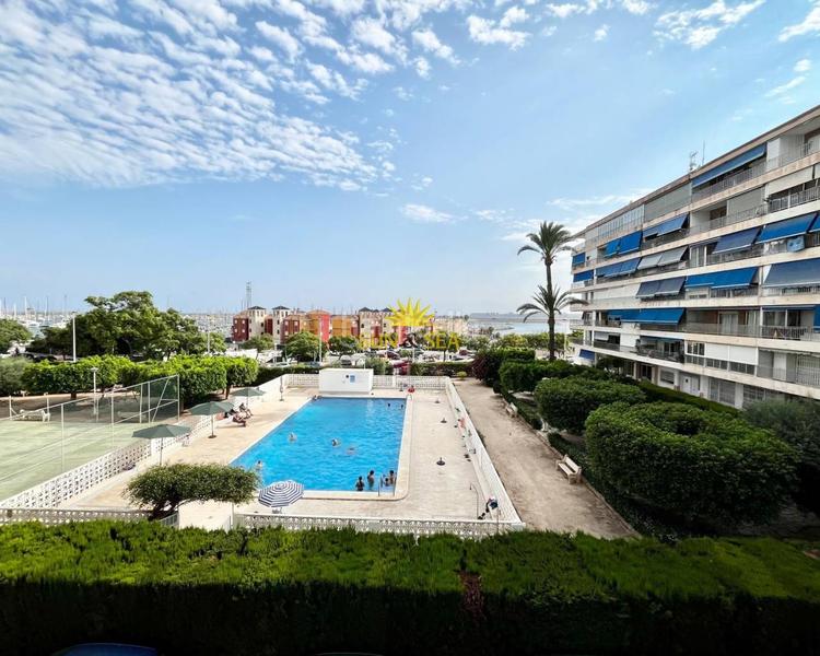 Foto 6e6a9c6c-781d-44a4-b7a5-7778bfa139c2. Location appartement avec parking piscine dans Puerto Deportivo Torrevieja