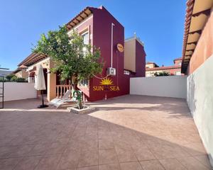 Miete Chalet in Zona Carrefour - Urbanizaciones. Iexclalquiler desde el 10 de octubre para todo el antildeo!te pr