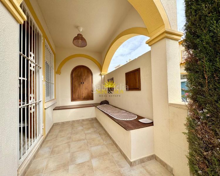 Foto 3fa30748-9caf-475e-8677-09069eec2b74. Chalet iexclalquiler desde septiembre hasta junio!te presentamos este encantador chalet costa, disponible para alquiler. con en Orihuela