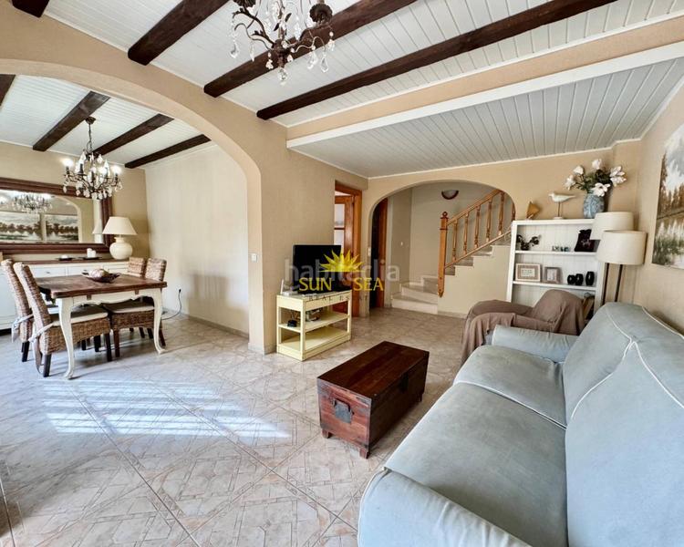 Foto 4ef5413c-7639-447a-bc3d-e85caa22ee2a. Chalet iexclalquiler desde septiembre hasta junio!te presentamos este encantador chalet costa, disponible para alquiler. con en Orihuela