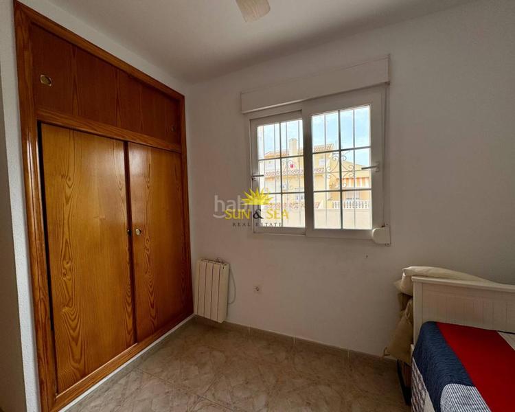 Foto 9e0329b2-83a8-4733-b951-b908cf4e009f. Chalet iexclalquiler desde septiembre hasta junio!te presentamos este encantador chalet costa, disponible para alquiler. con en Orihuela