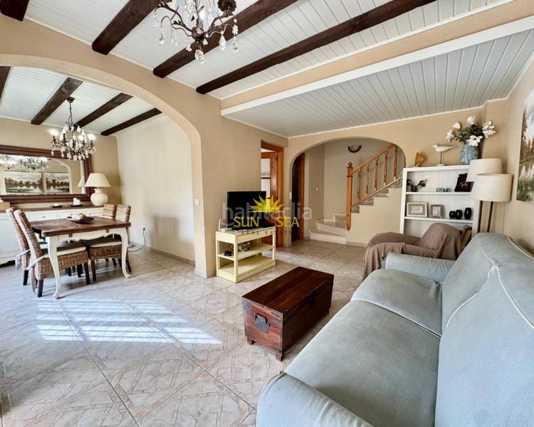 Foto af3f88d0-4c8c-4182-81d5-16e6604e87d0. Chalet iexclalquiler desde septiembre hasta junio!te presentamos este encantador chalet costa, disponible para alquiler. con en Orihuela