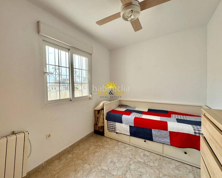 Foto f8913d4a-243d-4e15-9cf8-25629552673c. Chalet iexclalquiler desde septiembre hasta junio!te presentamos este encantador chalet costa, disponible para alquiler. con en Orihuela