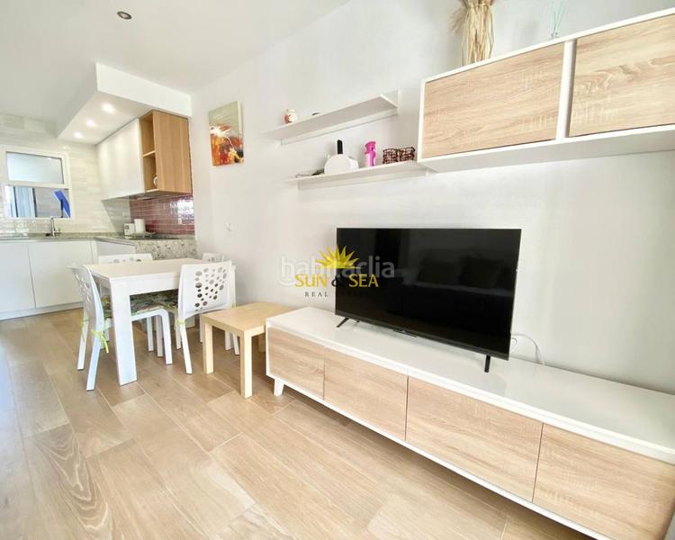 Foto 45ea6f40-32f4-459e-8e2b-729322a20b52. Alquiler chalet iexclalquiler desde ya hasta junio!iexclbienvenido a tu nuevo hogar en Cabo Roig! este encantador chalet adosado en alquiler es pe en Orihuela