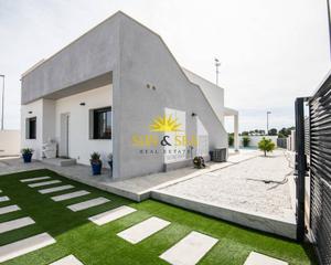 Chalet à El Pinar de Campoverde. Ltpgtltstronggtiexclventa de nueva construccioacuten en pinar de