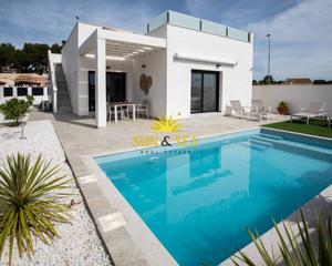 Chalet à El Pinar de Campoverde. Ltpgtltstronggtiexclventa de nueva construccioacuten en pinar de