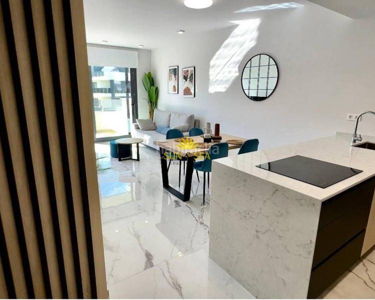 Foto 03797621-4a3a-4a8c-89d4-06af9276df95. Miete appartement mit parking pool in Los Balcones-Los Altos Torrevieja