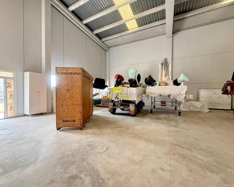 Foto 41d2bc48-b248-4c62-aeca-966f8c323a0c. Nau industrial a Almoradí