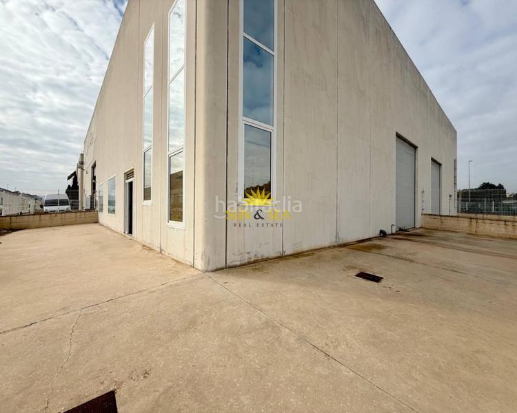 Foto cb0c1a37-8b3e-40a0-abeb-c7c9c433b7a1. Nau industrial a Almoradí