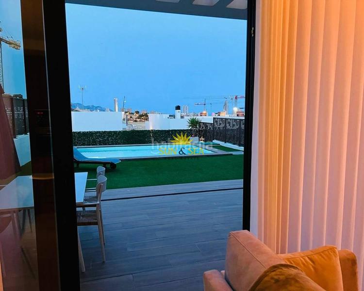 Foto 50f12cad-db80-4021-8f15-b5fed56c5932. Location chalet avec chauffage parking piscine dans Finestrat