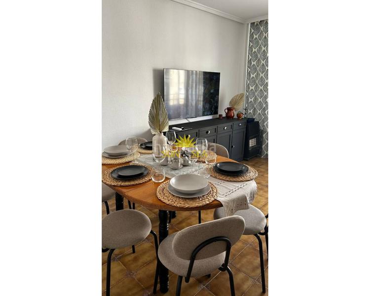 Foto f68941ce-50b0-4b8f-8fbe-2a73fcf37084. Alquiler apartamento ltpgtltstronggtiexclalquiler disponible desde enero hasta junio!ltstronggtltbrgtltpgtltpgtte presentamos este moderno y funcional en Torrevieja