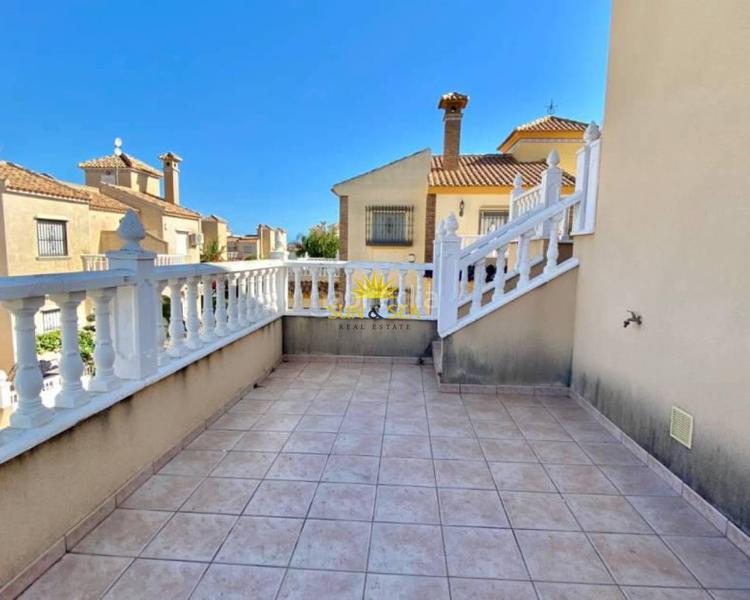 Foto 04abb33c-7e05-437a-a3df-db76d500bfe1. Location chalet avec chauffage parking piscine dans Orihuela