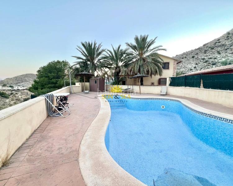 Foto b529141c-fe43-4d3c-a1f3-99a10dc2196d. Rent chalet with heating parking pool in Jubalcoi Elche / Elx