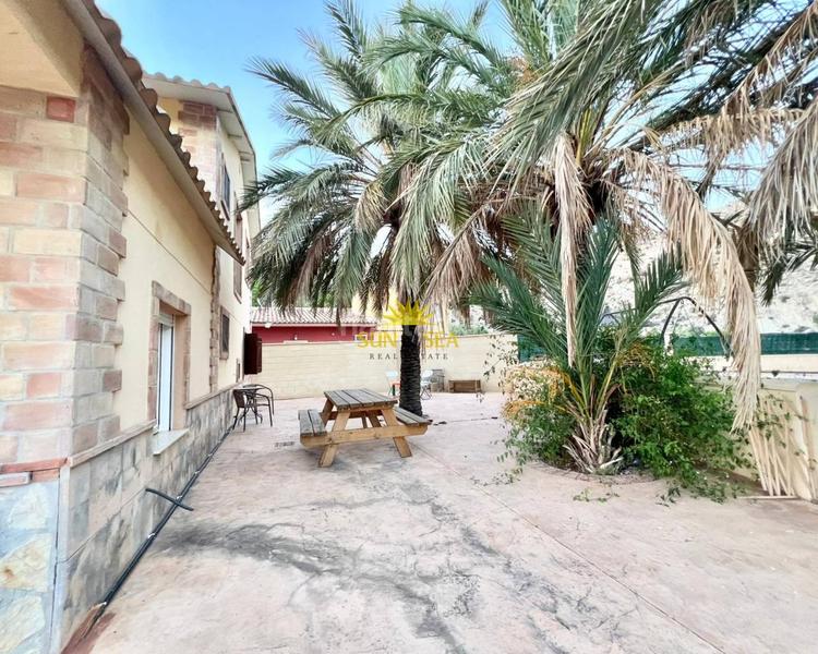 Foto eda8132e-0915-4938-9d99-fe8805bd1e59. Rent chalet with heating parking pool in Jubalcoi Elche / Elx