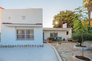 Lloguer Xalet a Playa del Galán. Iexclalquiler disponible desde octubre hasta mayo!este amplio ch
