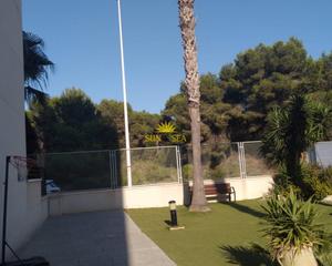 Lloguer Apartament a Puerto Deportivo. Iexclalquiler disponible desde mayo para todo el antildeo!presen